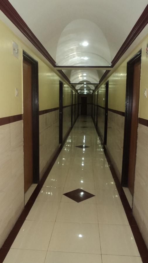 Girija Payyade Hotel กาลยัน ภายนอก รูปภาพ