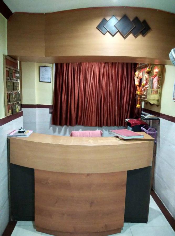 Girija Payyade Hotel กาลยัน ภายนอก รูปภาพ