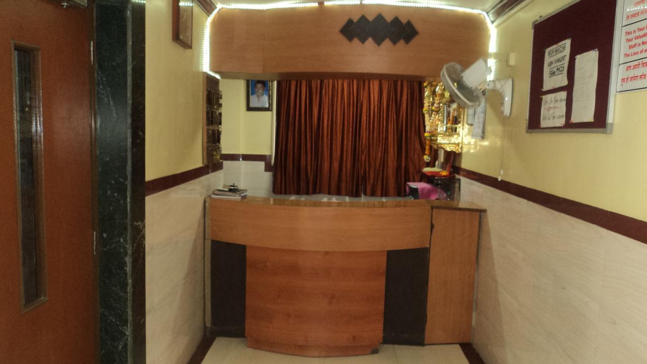Girija Payyade Hotel กาลยัน ภายนอก รูปภาพ