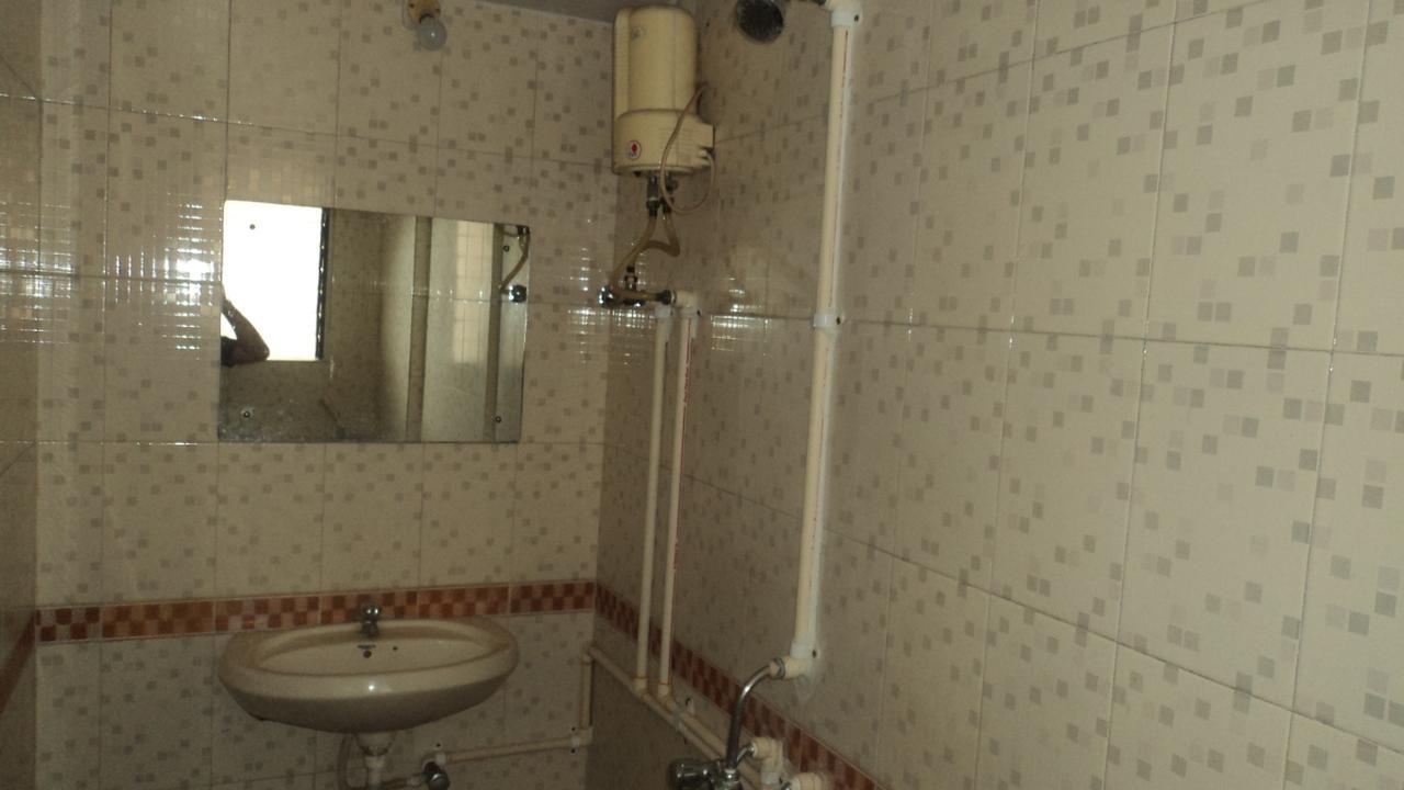 Girija Payyade Hotel กาลยัน ภายนอก รูปภาพ
